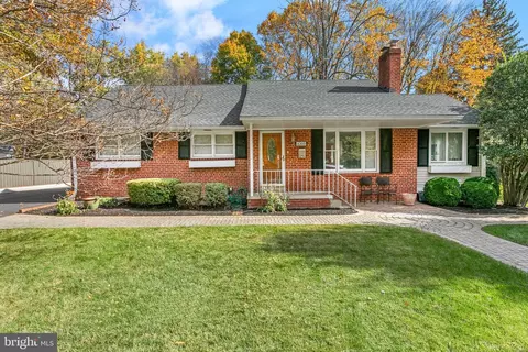 4300 31st St N, Arlington, VA 22207
