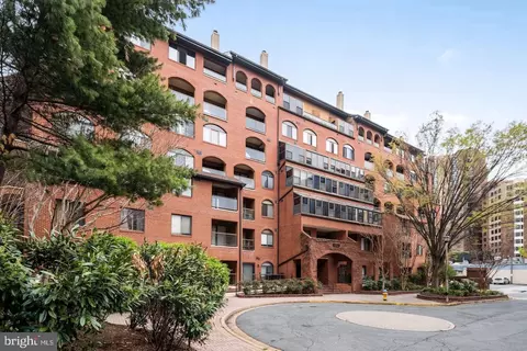 1029 N Stuart St #506, Arlington, VA 22201