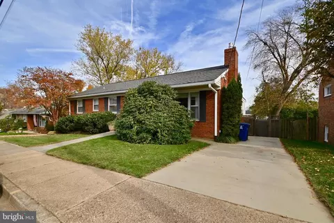 859 N Madison St, Arlington, VA 22205