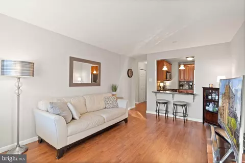 2030 N Adams St #909, Arlington, VA 22201