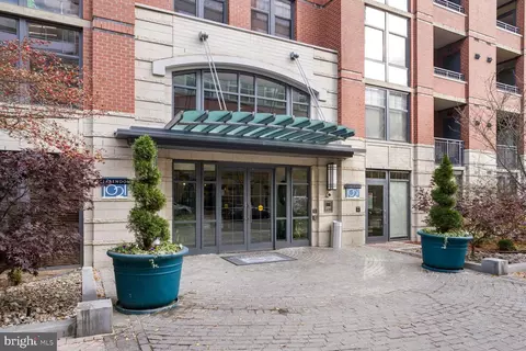 1021 N Garfield St #1014, Arlington, VA 22201
