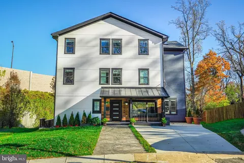 6934 27th Rd N, Arlington, VA 22213