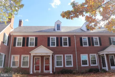 3323 S Stafford St, Arlington, VA 22206