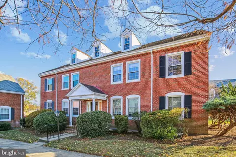 3329 S Wakefield St #B2, Arlington, VA 22206