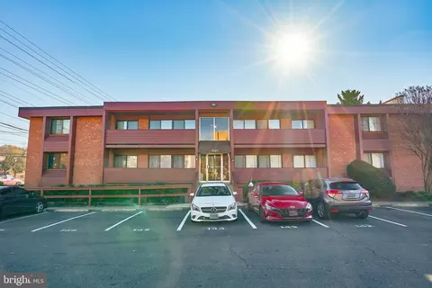 1501 S George Mason Dr #10, Arlington, VA 22204