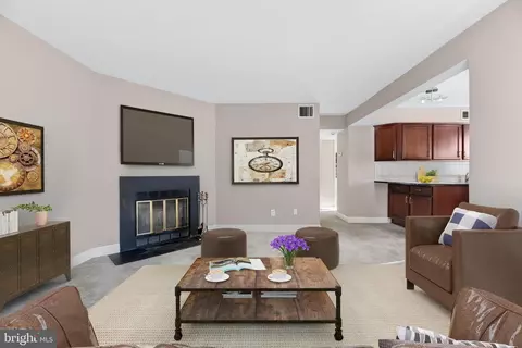 2111 N Scott St #59, Arlington, VA 22209