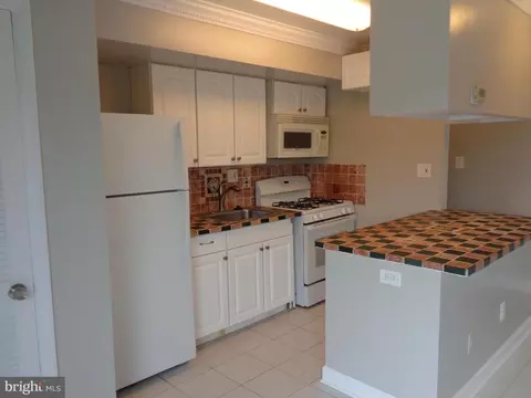 3400 25th St S #31, Arlington, VA 22206