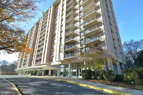 4600 S Four Mile Run Dr #637, Arlington, VA 22204