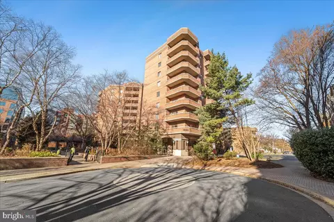1050 N Stuart St #325, Arlington, VA 22201
