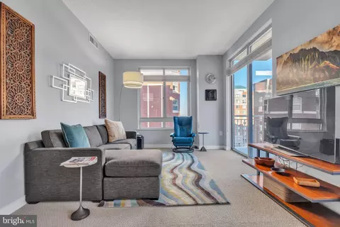 820 N Pollard St #611, Arlington, VA 22203