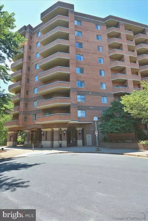 1050 N Stuart St #800, Arlington, VA 22201