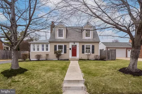 3125 12th St S, Arlington, VA 22204