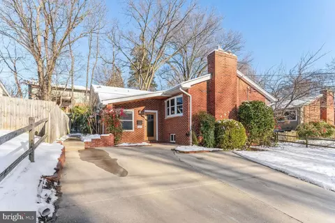 867 N Jacksonville St, Arlington, VA 22205