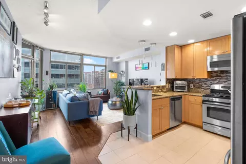 3600 S Glebe Rd #813W, Arlington, VA 22202