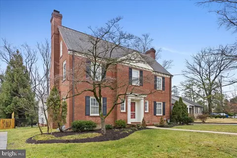2700 Fort Scott Dr, Arlington, VA 22202