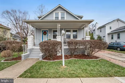 915 20th St S, Arlington, VA 22202