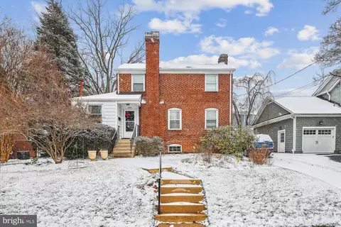 2708 N Florida St N, Arlington, VA 22207