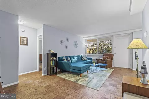 2030 N Adams St #602, Arlington, VA 22201