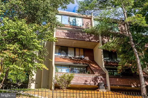 2318 S Quincy St, Arlington, VA 22204