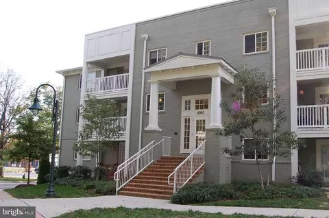4061 S Four Mile Run Dr #403, Arlington, VA 22204