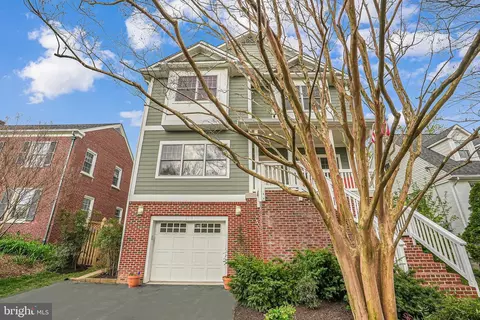 2013 N Nottingham St, Arlington, VA 22205
