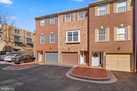 932 S Rolfe St, Arlington, VA 22204