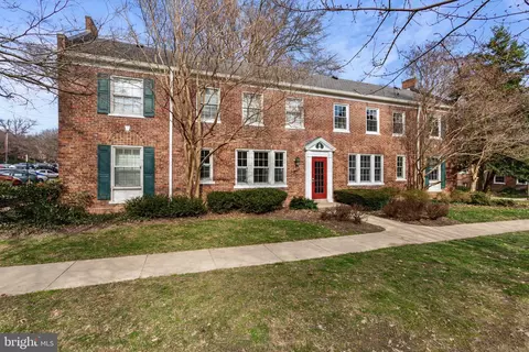 1745 N Troy St #8-433, Arlington, VA 22201