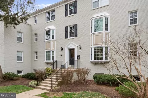 816 S Arlington Mill Dr S #5-103, Arlington, VA 22204