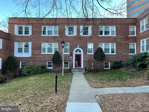 1758 N Troy St N #669, Arlington, VA 22201