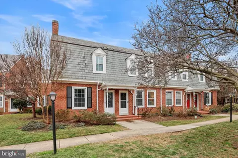 4446 36th St S, Arlington, VA 22206
