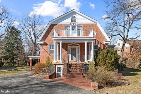 4717 26th St N, Arlington, VA 22207