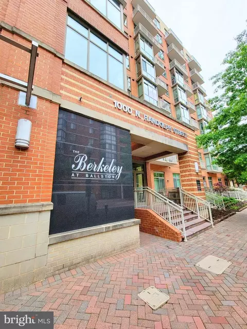 1000 N Randolph St #703, Arlington, VA 22201