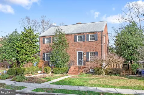 2601 N Winchester St N, Arlington, VA 22213