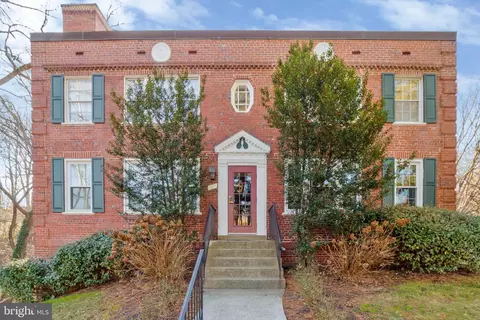 1917 N Rhodes St #12, Arlington, VA 22201