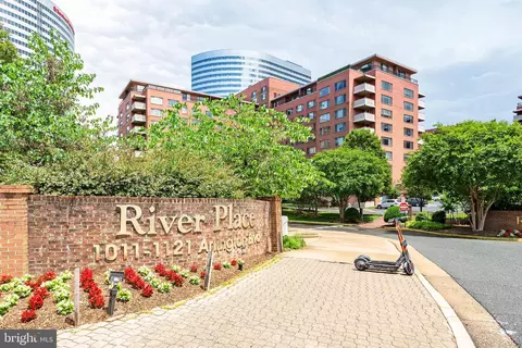 1121 Arlington Blvd #123, Arlington, VA 22209