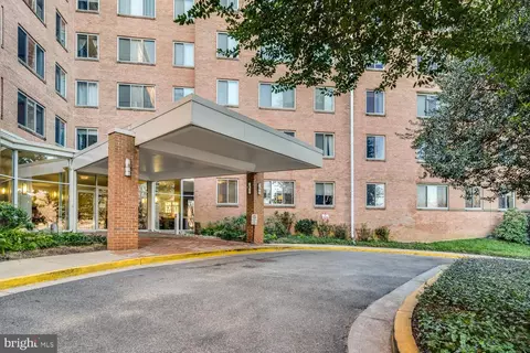 3000 Spout Run Pkwy #C609, Arlington, VA 22201