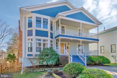 5614 1st St S, Arlington, VA 22204