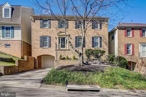 120 N Liberty St, Arlington, VA 22203