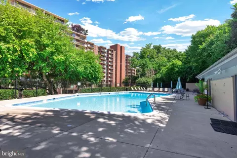 1200 S Arlington Ridge Rd #503, Arlington, VA 22202