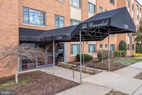 1300 S Arlington Ridge Rd #705, Arlington, VA 22202