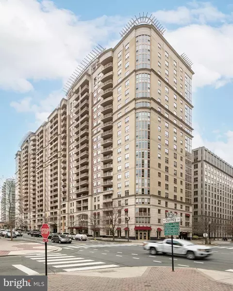 888 N Quincy St #2003, Arlington, VA 22203