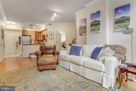 1021 N Garfield St #130, Arlington, VA 22201