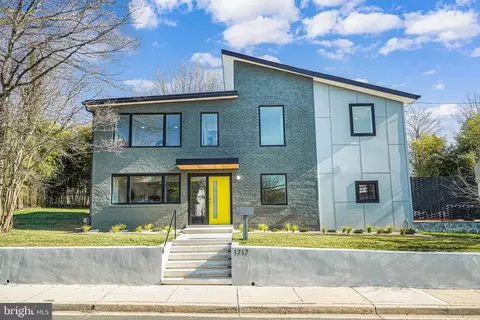 1717 Culpeper St N, Arlington, VA 22207