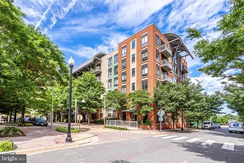 1200 N Hartford St #504, Arlington, VA 22201