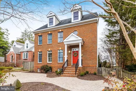 5013 Washington Blvd, Arlington, VA 22205