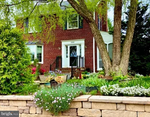 2308 N Buchanan St, Arlington, VA 22207