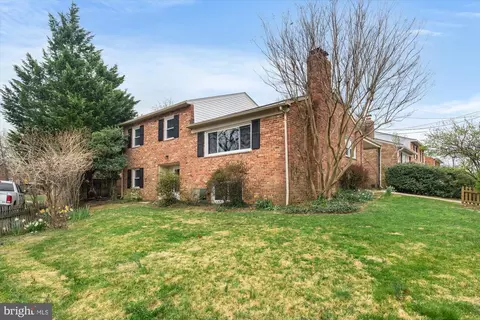 700 S Florida St, Arlington, VA 22204