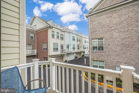 Exterior - 4346 4th St N, Arlington, VA 22203 photo 5 of 10