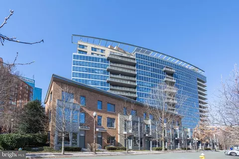 1500 N Scott St #TH-1, Arlington, VA 22209