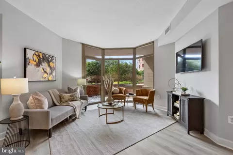3650 S Glebe Rd #258, Arlington, VA 22202